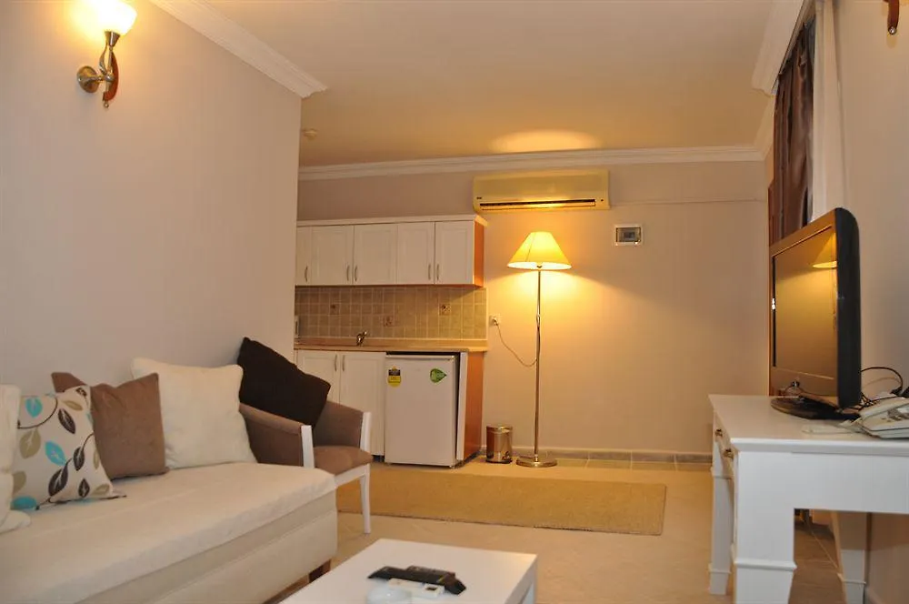 Moonshine Hotel & Suites Bodrum 3*,
