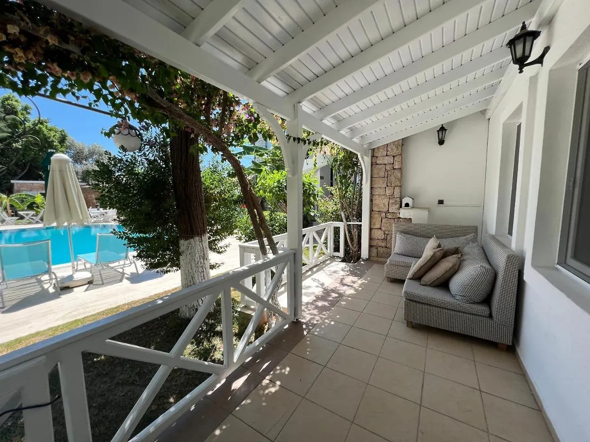 Moonshine Hotel & Suites Bodrum 3*,